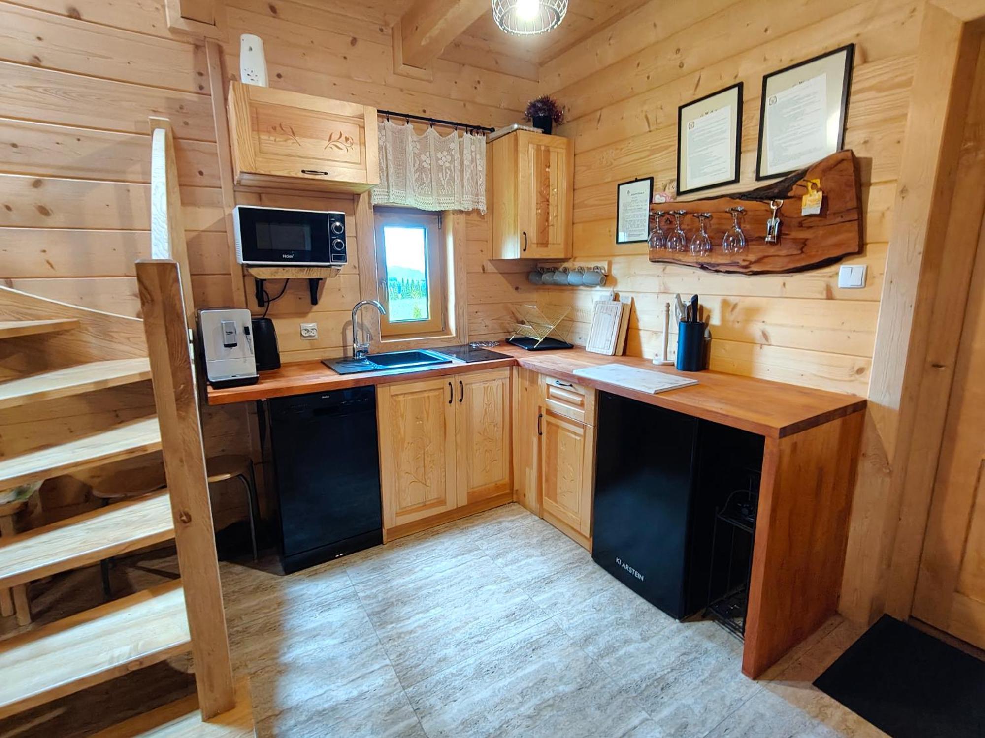 Domek W Zebie Z Jacuzii I Sauna W Cenie Зомб Экстерьер фото